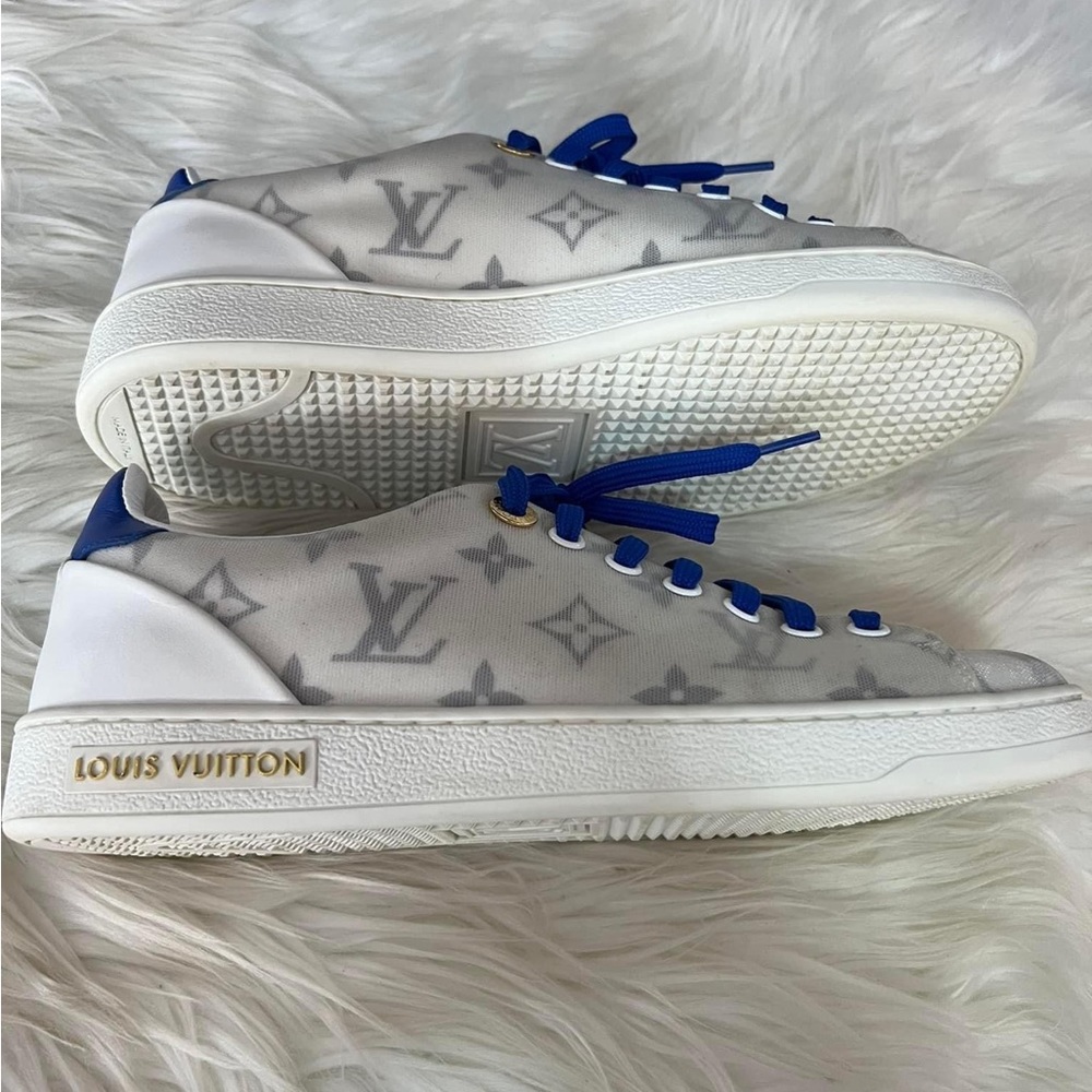 Front Row Sneaker